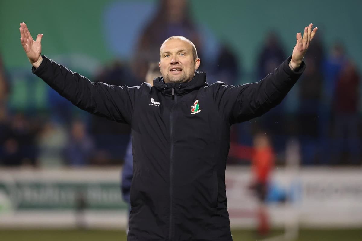 'I've said this before, you've got to be ruthless and relentless,' says Glentoran chief Warren Feeney