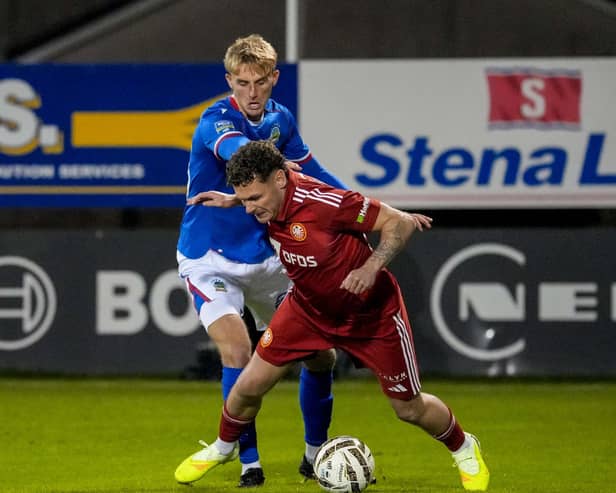Isaac Baird (left) competing with Portadown's Ben Kennedy during a Linfield fightback win at Shamrock Park. (Photo by David Maginnis/Pacemaker Press)