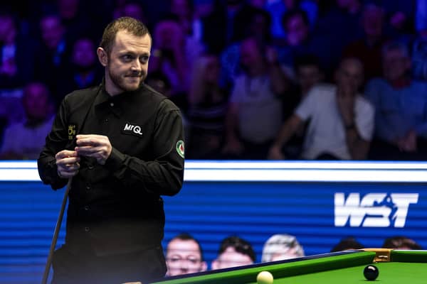 Mark Allen has reached the semi-final of the World Masters of Snooker following a 4-3 win over Mark Selby in Saudi Arabia