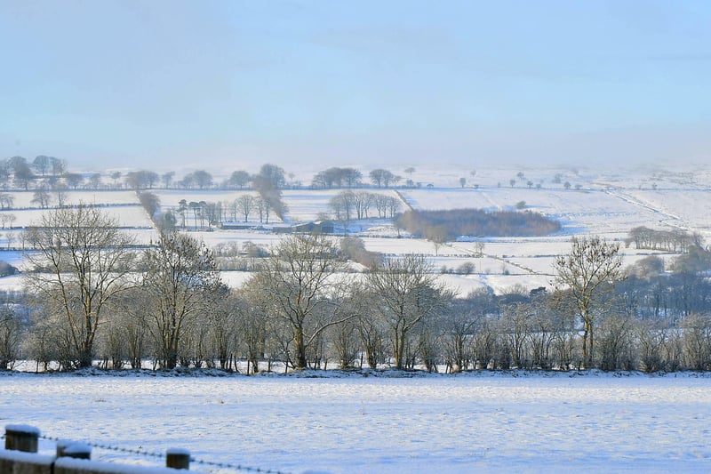 As sub-zero temperatures swept across Northern Ireland overnight, warnings are in place for drivers to take care on roads.
Picture By: Arthur Allison/Pacemaker Press.