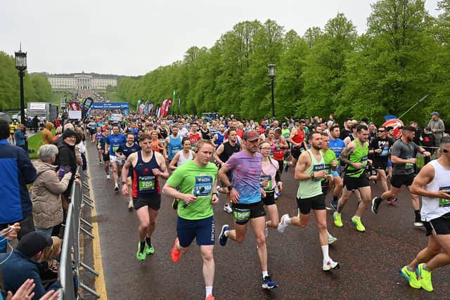 The Belfast City marathon gets under way from the Stormont estate with nearly 20,000 participants. There are 5,500 people running the full 26.2-mile course as well as 12,500 relay runners who each complete one of five legs of the route, and more than 1,000 walkers. Picture By: Arthur Allison/Pacemaker