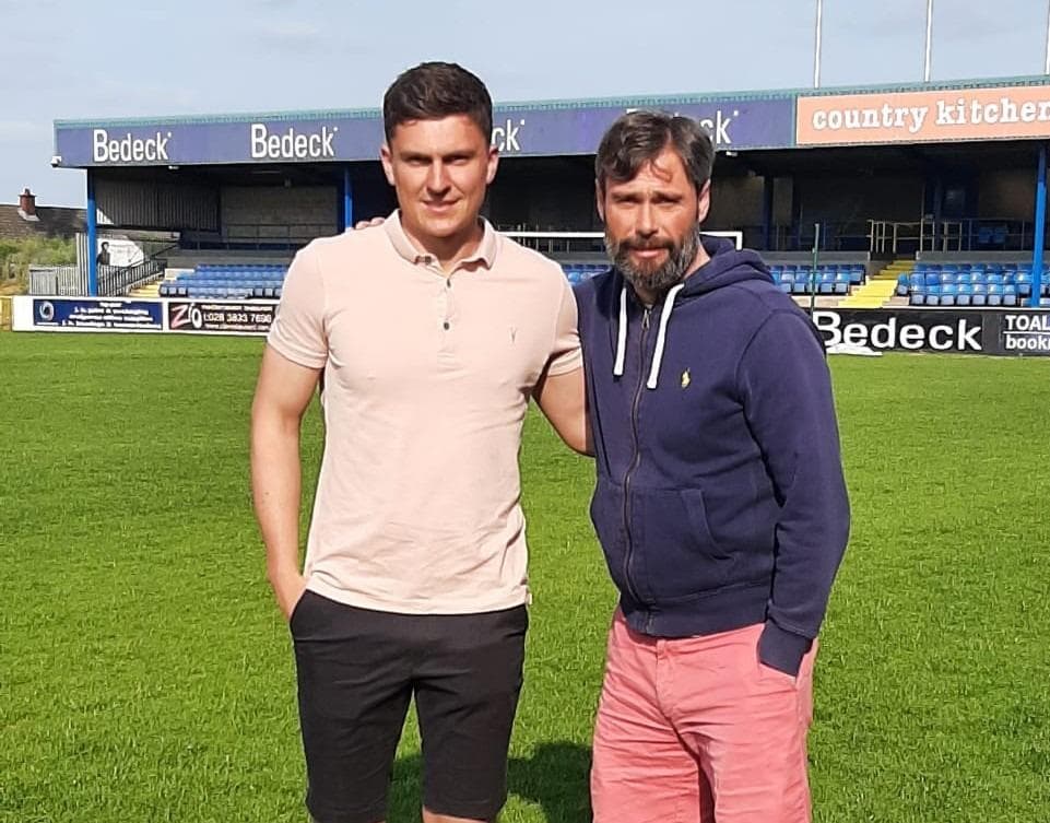 Gary Hamilton completes his second summer signing as Stephen Teggart joins Glenavon following Portadown exit