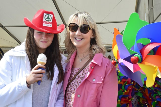 Emma and Hollie Tweeddale from Limavady pictured enjoying day two of the Balmoral Show.
Picture By: Arthur Allison/Pacemaker Press.