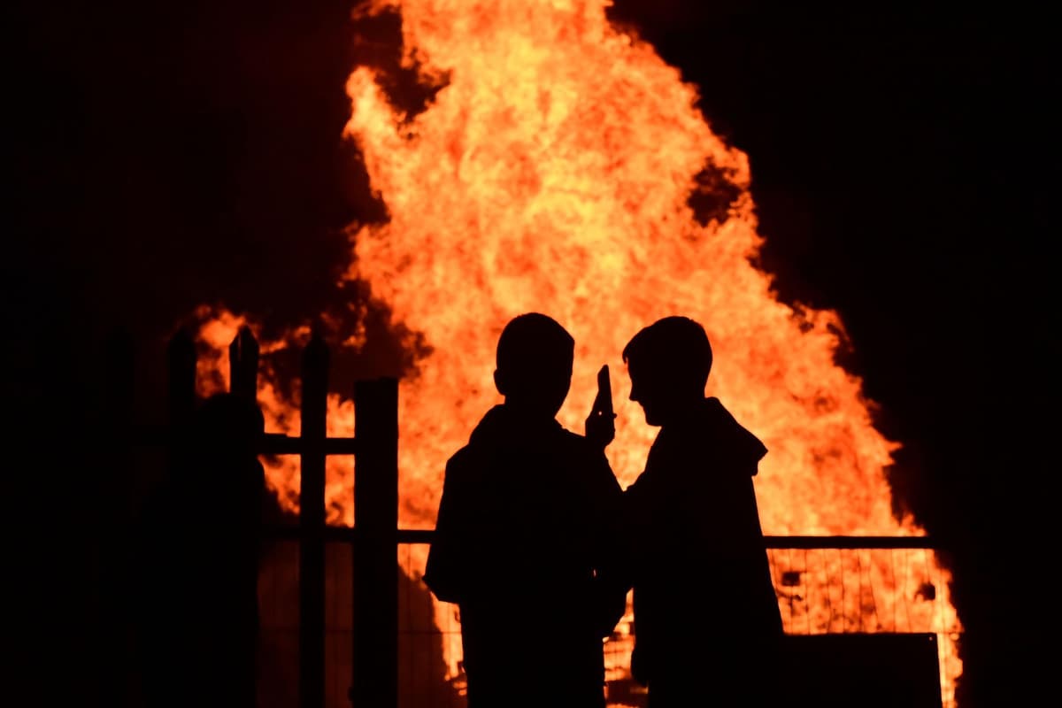 Watch our walk through video capturing the atmosphere at the eleventh night bonfire at Sandy Row Belfast
