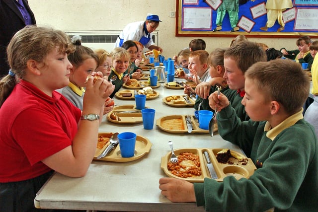 Back to 2003 for this dinner time scene at Hudson Road Primary School. Recognise anyone?