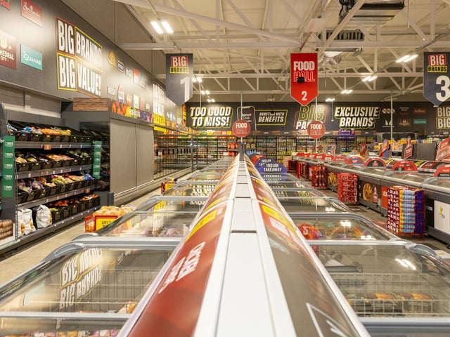 The Food Warehouse has officially opened its new Bangor store, bringing a packed opening day, special offers and plenty of excitement to Bloomfield Retail Park