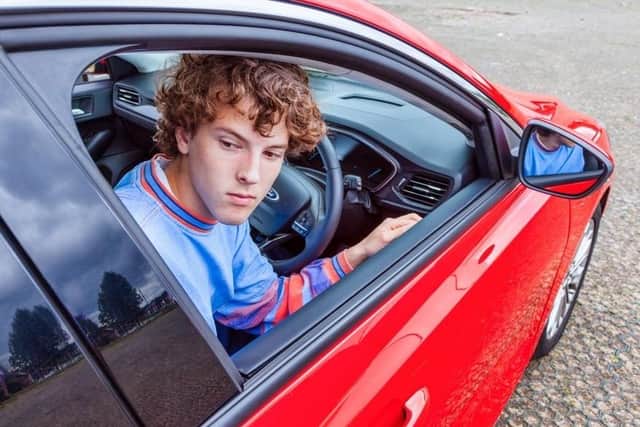 The 'Dutch reach', a method of opening car doors that drivers and passengers in Great Britain are to follow to protect cyclists and pedestrians. Image: UK Government