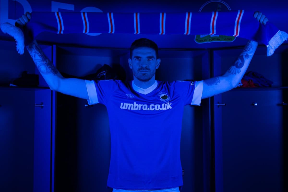 Linfield announce the signing of Northern Ireland international Kyle Lafferty