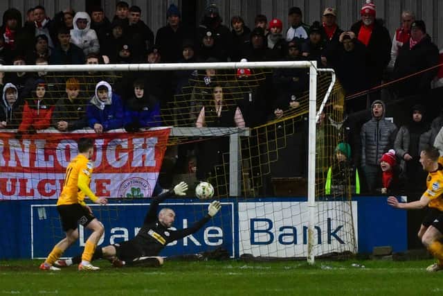 Carrick Rangers grab a late equaliser against Cliftonville thanks to Lloyd Anderson's goal