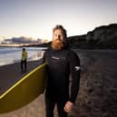 Pro surfer Al Mennie, author and Game of Thrones actor will take part into the Darkness into Light challenge by surfing 154 waves in a single night to raise much needed funds for mental health charities in Northern Ireland
