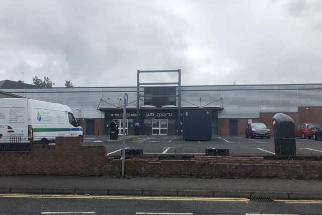 A long-vacant retail unit in Coleraine town centre is set for a major revival, after plans to convert the former JJB Sports premises into an indoor padel facility were officially approved