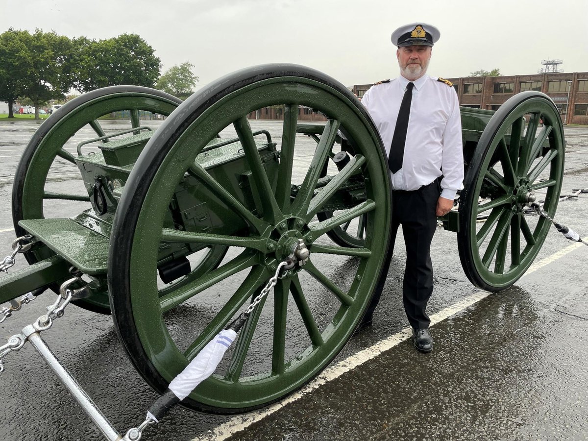 Queen's coffin to be carried to Westminster Abbey on historic gun carriage