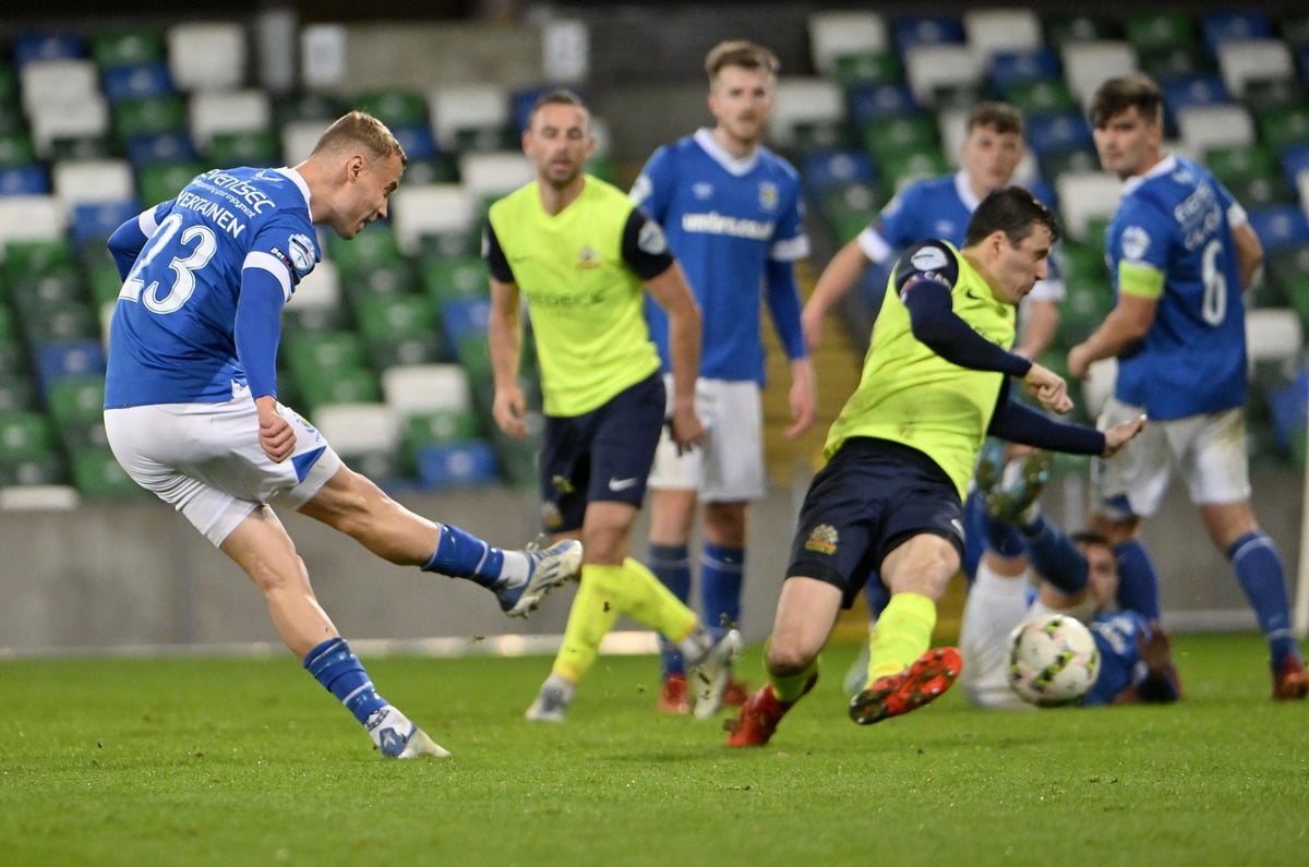 Linfield bounce back from derby blues by beating Glenavon in late show