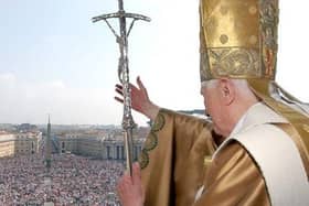 Image of Pope Benedict addressing crowd, from Vatican website