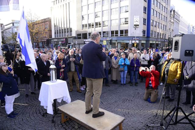 Pacemaker Press 15-10-2023: A vigil for Israel took place at Belfast City Hall, Northern Ireland to commemorate Israeli victims of the Hamas incursion into the country last week. Peter Weir pictured speaking at the event.
Picture By: Arthur Allison: Pacemaker.