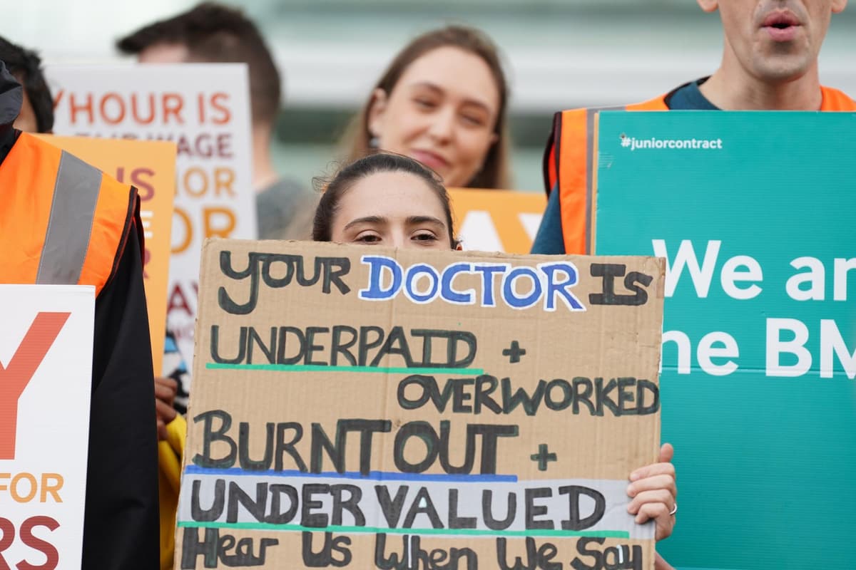 Junior doctors in Northern Ireland to vote on strike action over pay concerns