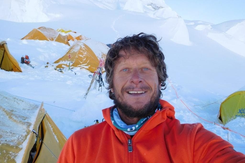 Who was Noel Hanna - record-breaking Northern Ireland adventurer who died on his descent from Annapurn in Nepal