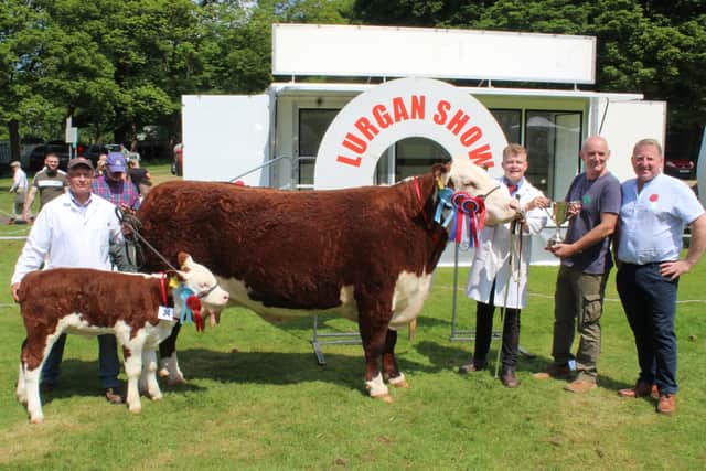 Beef inter-breed judge, Leo McEnroe (right) congratulating the Murdock family on their great success at Lurgan Show.  Pic sent in by Richard Halleron June 3 2023