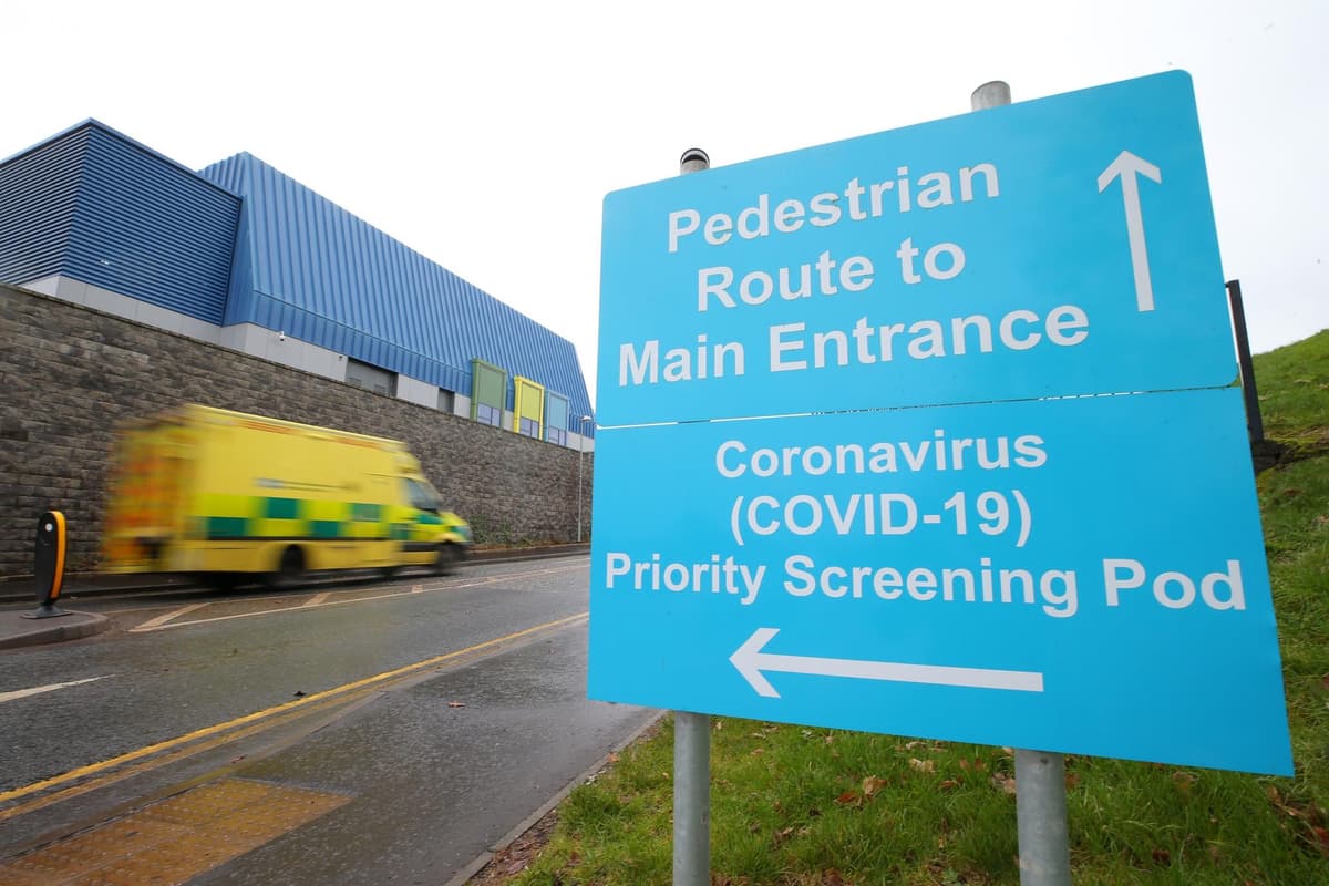 Report finds Covid-19 outbreaks in two NI hospitals were ‘catastrophic’