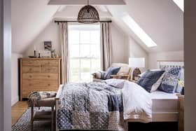 The Cotswold Company, the digitally-led handcrafted furniture and homeware brand, is delighted to announce that it has expanded its premium delivery service to serve customers in Northern Ireland for the first time