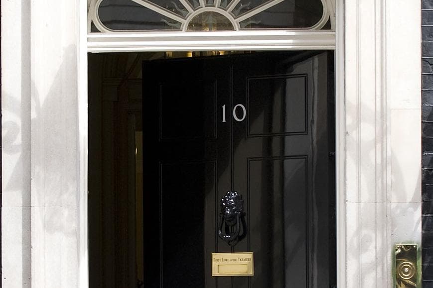 No10 Downing Street's Irish flag gaffe branded a 'gross insult' by the TUV