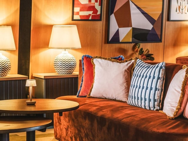 voco Belfast, an IHG Hotel, has been awarded a four-star accommodation grade by Tourism Northern Ireland. Pictured is the hotel lounge