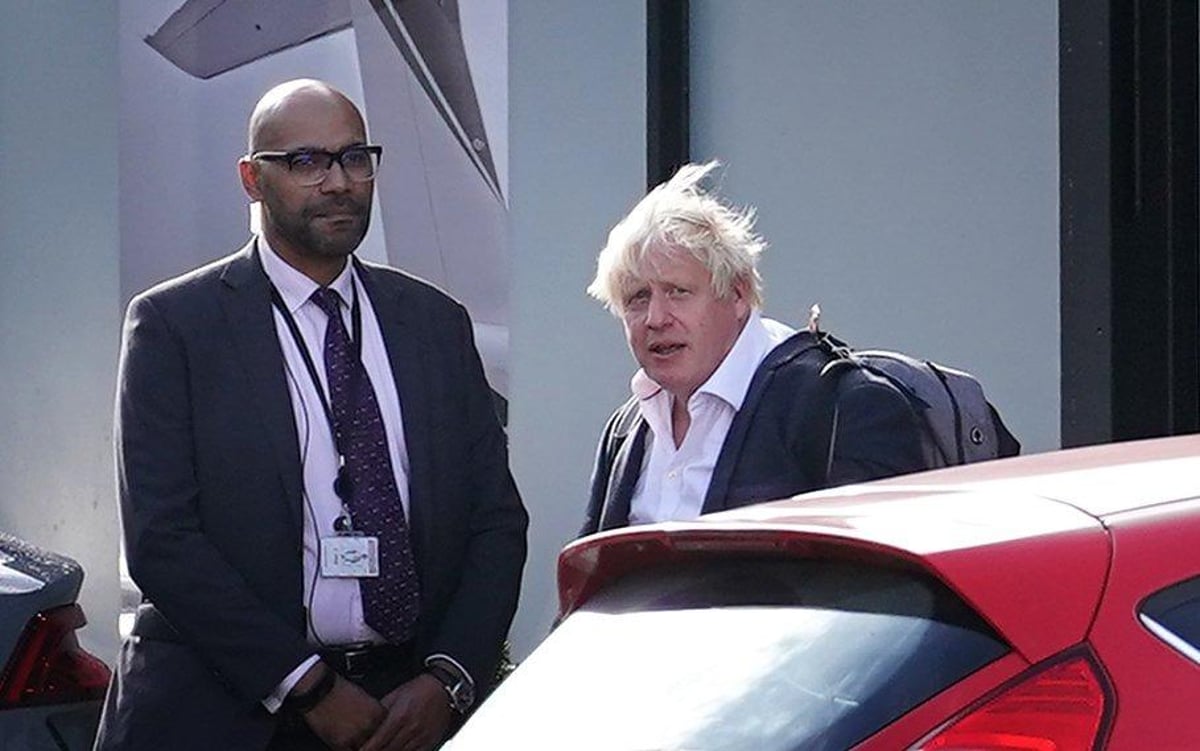 Boris Johnson and Rishi Sunak hold talks over Tory Party leadership race