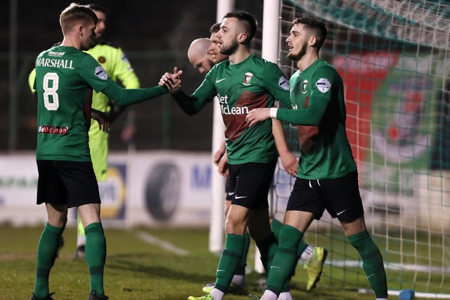 A pair of braces from Shay McCartan and Jay Donnelly, added to goals from Conor McMenamin and Jordan Jenkins helped the Glens record a 6-2 win against Carrick Rangers, who found the back of the net via Emmett McGuckin and Lloyd Anderson