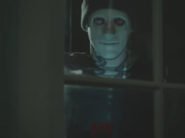 Its been a while since horror served up a good old fashioned Slasher movie, but Mike Flanagan's Hush does not disappoint. The plot follows a deaf author who retreats into the woods to live a life of solitude...or at least that's what she thought.