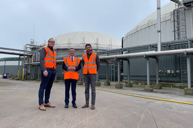 DAERA Minister Andrew Muir has visited the Stream BioEnergy (SBE) plant, the first such facility in the world to operate exclusively using poultry litter as its sole feedstock. He is pictured during a visit to the Ballymena plant with Kevin Fitzduff co-founder and managing director of Stream Bioenergy and chief operating officer Morgan Burke