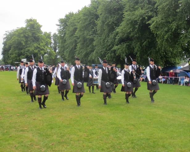 Clogher & District Pipe Band are holding a fundraising ‘Night at the Races’