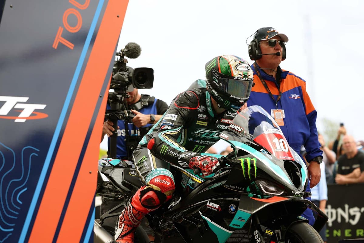 The English rider responded in style with a dominant win in the Superstock opener