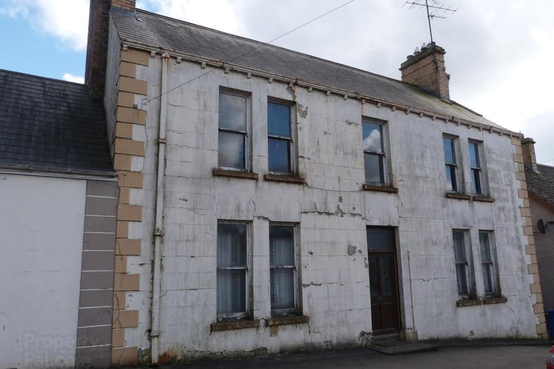 42 Main Street,

Sixmilecross, Omagh, BT79 9NF

5 Bed Semi-detached House