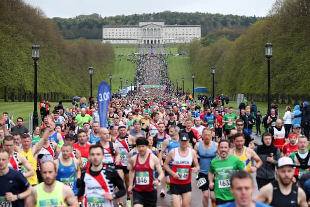 The start of the 2022 Mash Direct Belfast City Marathon at Parliament Buildings, Stormont, 2022.
Photo by Kelvin Boyes / Press Eye.