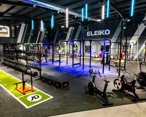Hillview Retail Park in Belfast welcomes one of the UK’s fastest growing gym brands. JD Gyms, the fitness arm of popular high-street retailer JD Sports PLC, will open its first venue in Northern Ireland at the Crumlin Road site on January 30, following a £2.05m investment across a 23,000 sq ft footprint.