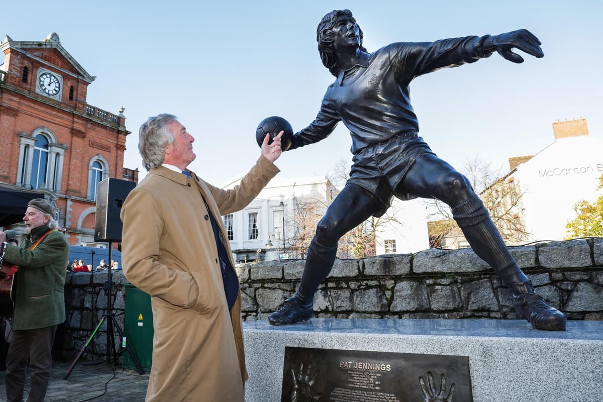Pat Jennings proudly shows off statue as Northern Ireland World Cup goalkeeper is honoured in Newry