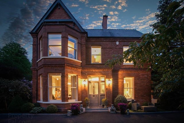 33 Malone Park,
Malone Road, Belfast, BT9 6NL

6 Bed Detached House

Asking price £1,875,000