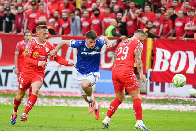 David Healy says Linfield still believe they can turn around their two-goal deficit against Shelbourne this evening