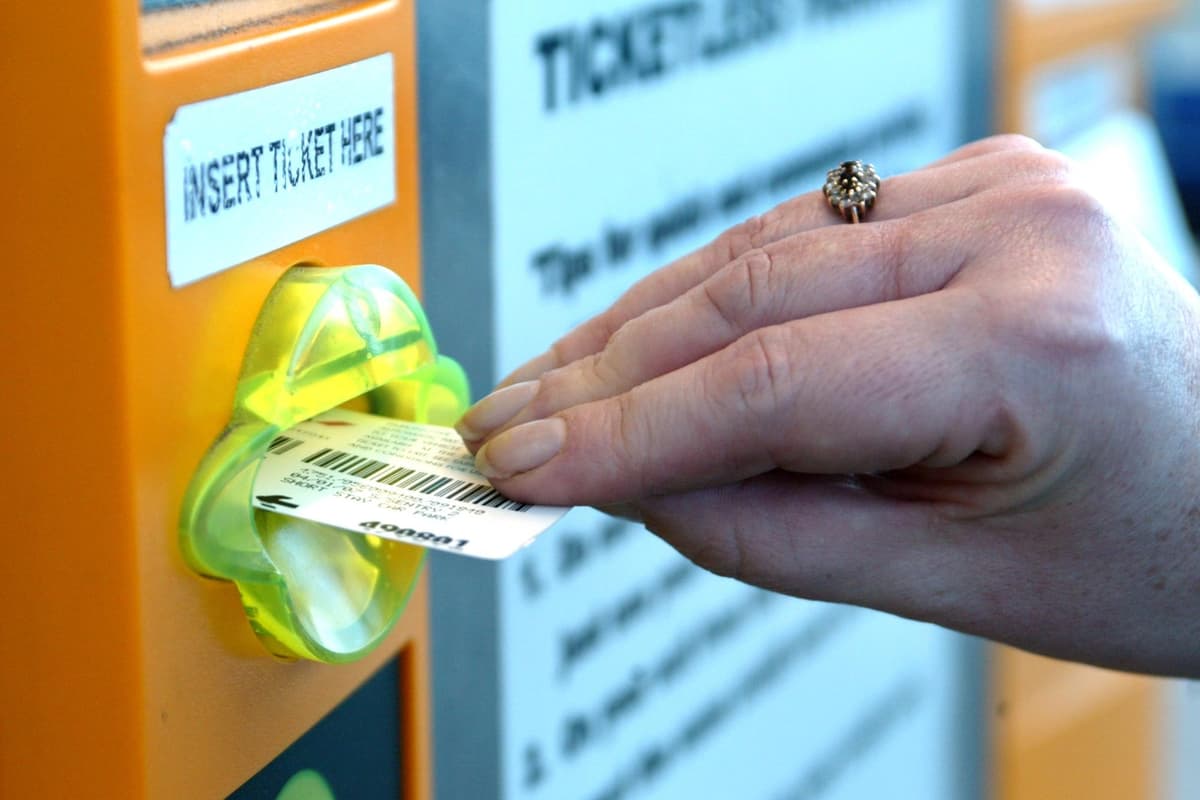 Drop Ticket Reefer 'Regrettable decision' to hike Belfast International Airport drop-off ...