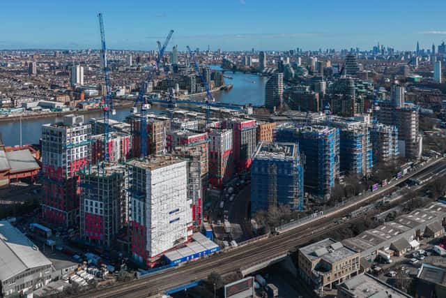 McAleer & Rushe, the leading UK Design & Build contractor, is set for a record year having secured new contracts worth £440 million in the first half of 2023 in Greater London, the Midlands, and Scotland. Pictured is McAleer & Rushe constructing 554 BTR homes in Smugglers Way, Wandsworth, London