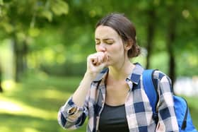 How to tell the difference between a cold and hay fever