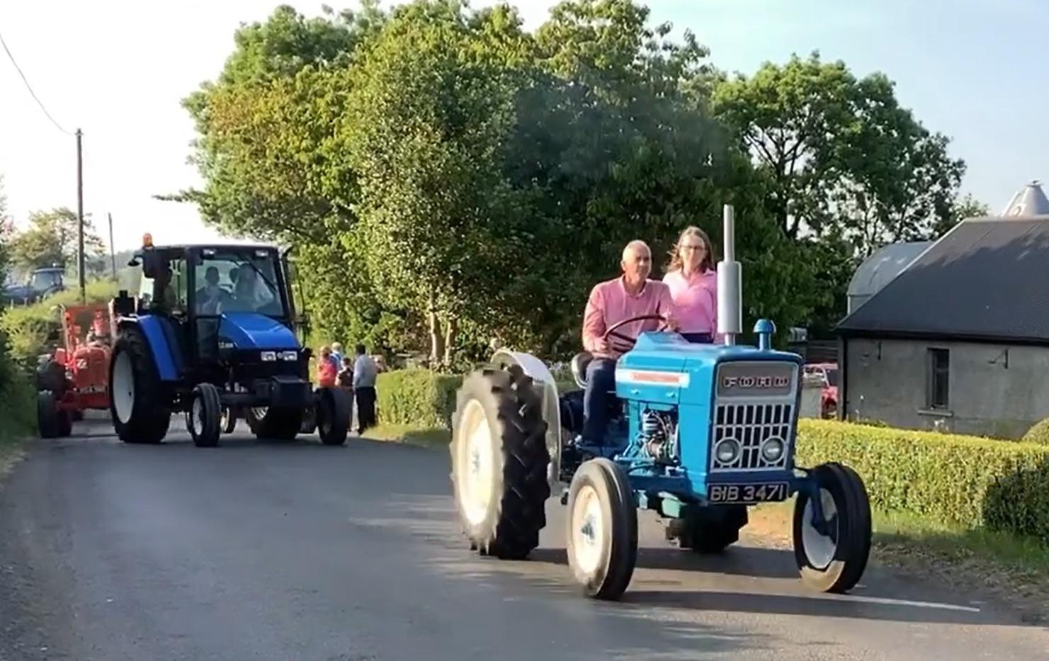 Watch: Tractors out for a spin during the Tamlaght O'Crilly District tractor run - Vimarsana News