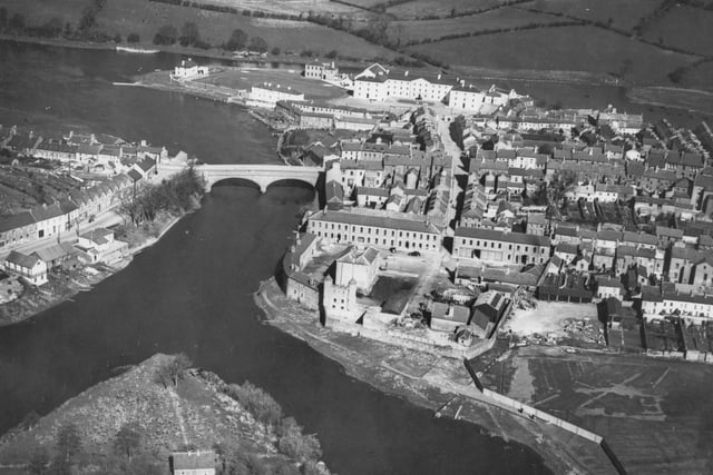 Enniskillen, County Fermanagh, Northern Ireland, circa 1960. (Photo by Hulton Archive/Getty Images)
