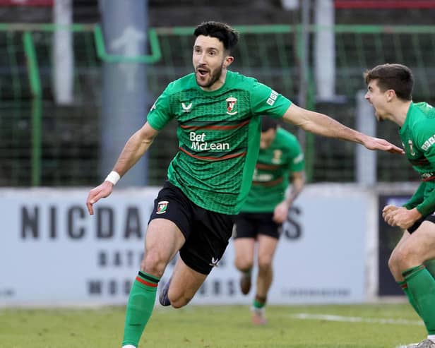 Danny Amos has joined Barrow after leaving Glentoran. (Photo by David Maginnis/Pacemaker Press)