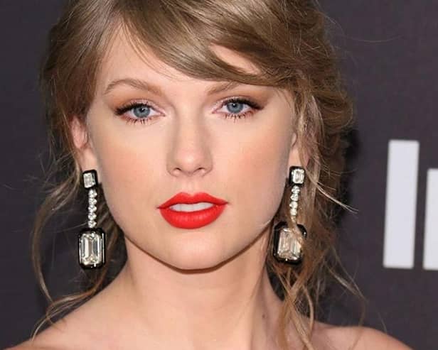 Mega successful singer/songwriter Taylor Swift is said to have begun dating Tom Healey, frontman of rock band the 1975, following her split from actor Joe Alwyn