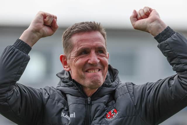 Crusaders manager Stephen Baxter celebrated his 900th game in charge with a 3-1 win against Coleraine on Tuesday night.
   
  



Photo Desmond  Loughery/Pacemaker Press