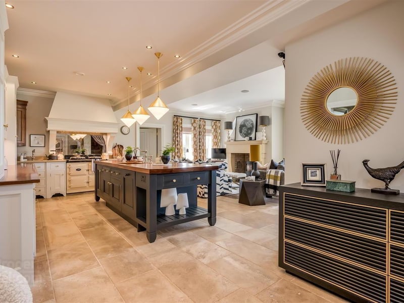 'Cherryfields', 22 Cherryburn Road,
Templepatrick, BT39 0JD
5 Bed Detached House
Offers over £1,250,000