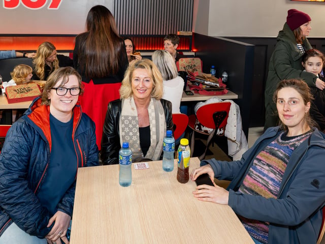 New Pizza Hut restaurant in Bangor has enjoyed a phenomenal start, selling more than 15,000 pizza slices within just two weeks of opening