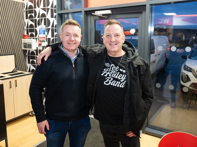 New Pizza Hut restaurant in Bangor has enjoyed a phenomenal start, selling more than 15,000 pizza slices within just two weeks of opening