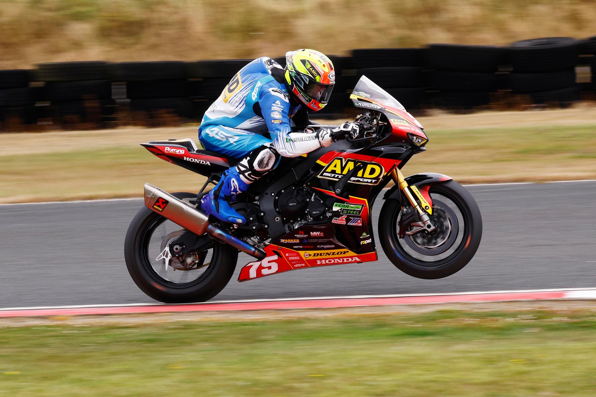 BSB rider Richard Kerr holds off Jonny Campbell to win Open Invitation ...